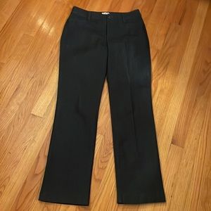 St John Bay, dark blue pants, size 6P. 2 front pockets, 2 back pockets.